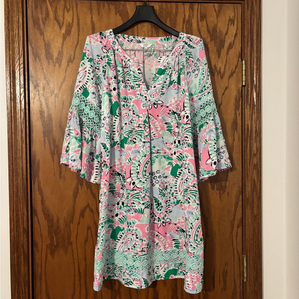 SALE!! crown & ivy NWOT Size Medium Pink and Mint Floral Shift Dress